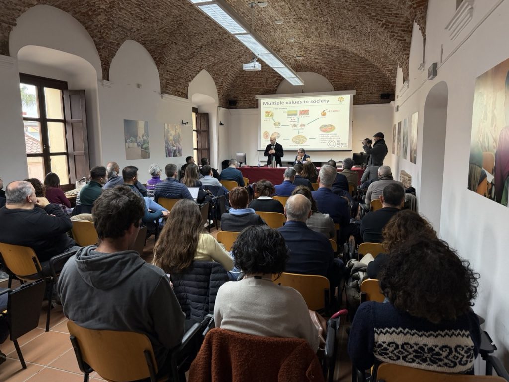 Intervendo del Prof. Ignanzio Floris dell'UNI Sassari durante il Meeting Regeneractive