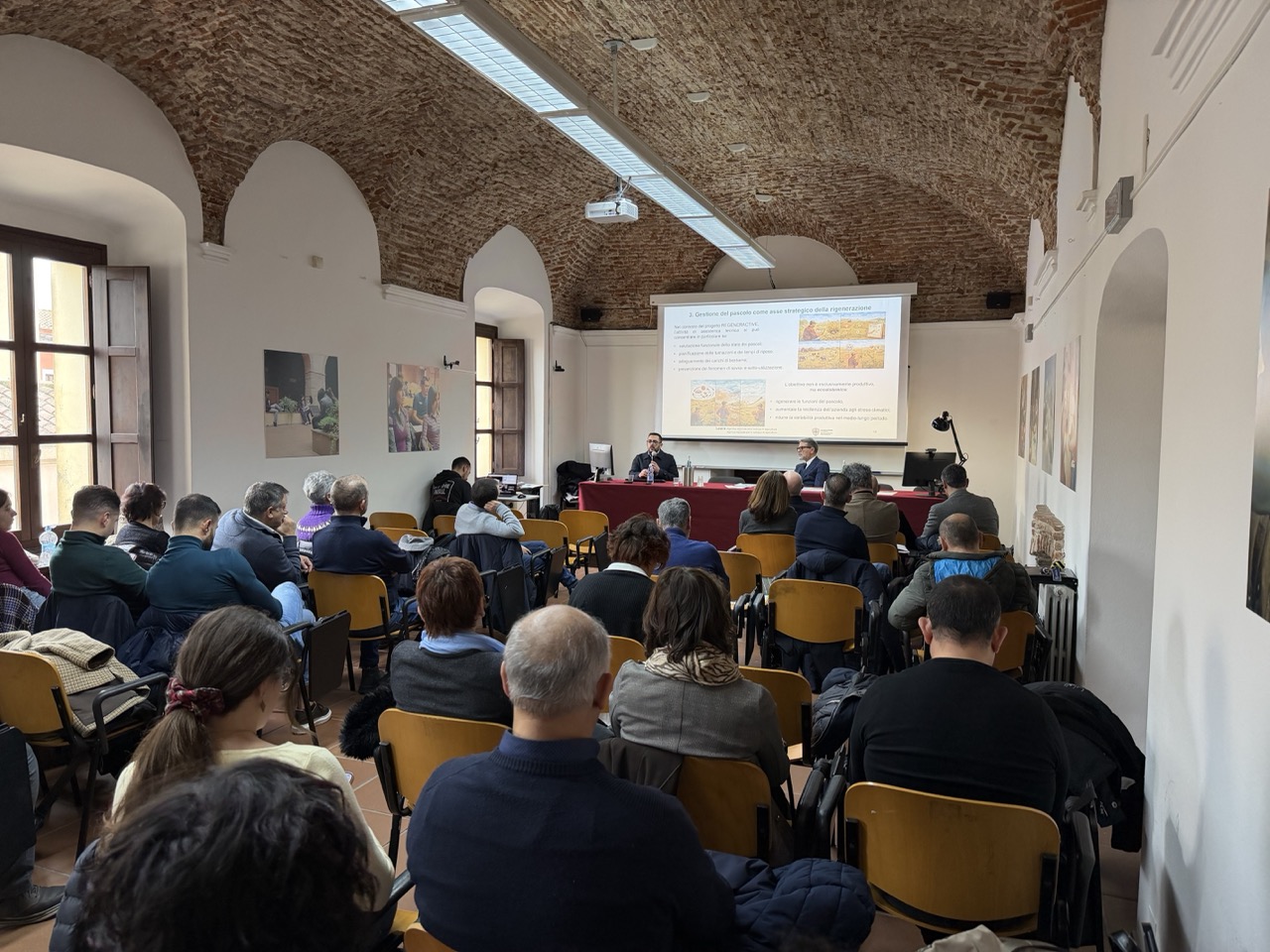il confronto finale con le aziende durante il meeting regeneractive